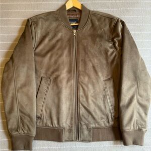 Abercrombie and Fitch Men’s vegan suede bomber jacket. Size XL.